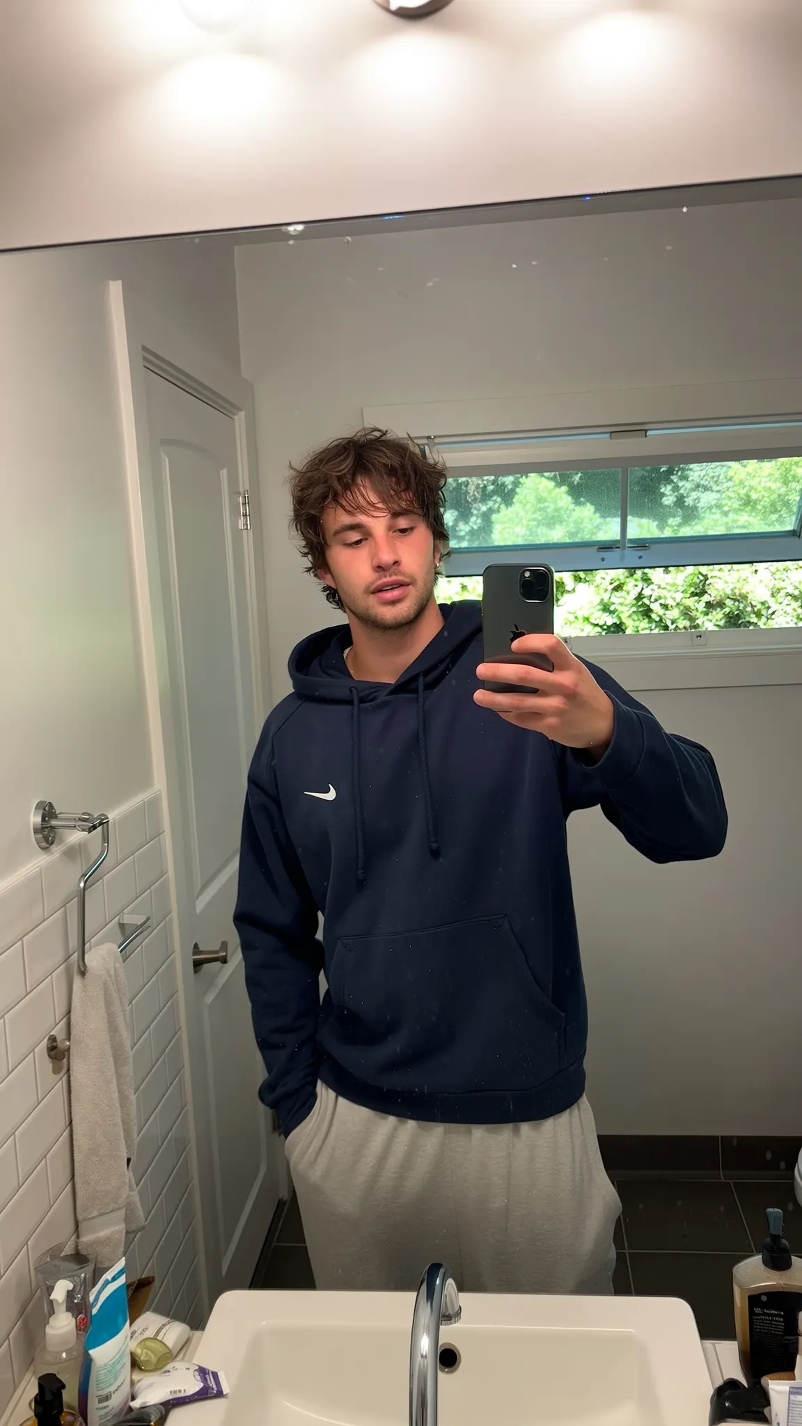 Regular dating selfie, typical profile photo