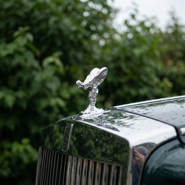 Close-up of Rolls Royce Phantom's iconic hood ornament